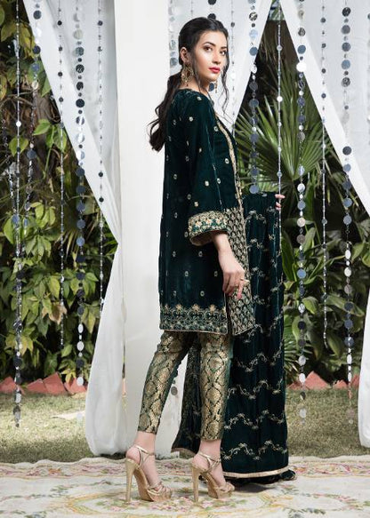 Ladies Green Embroidered Velvet Shalwar Kameez Online in UK USA Canada