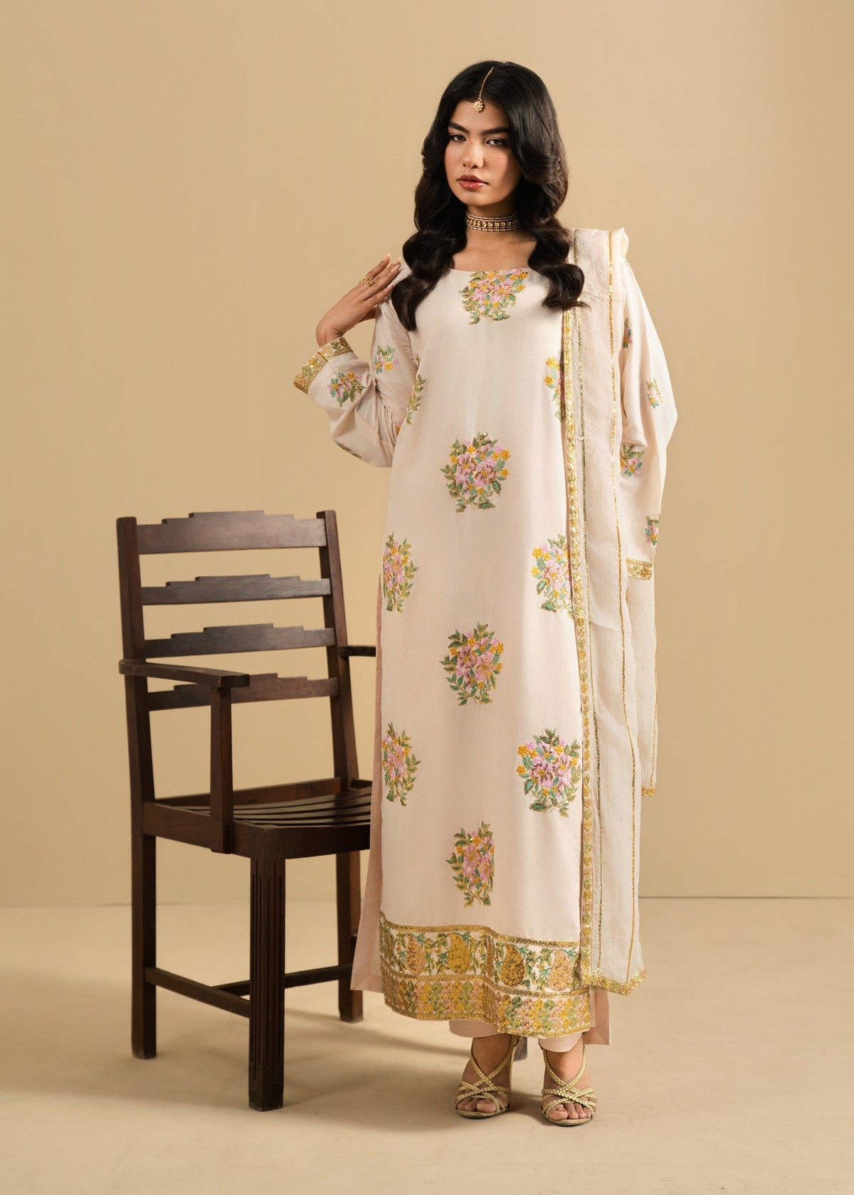 Ladies Ivory Cotton Salwar Kameez Online in KSA Riyadh Saudi Arabia Oman Bahrain Qatar