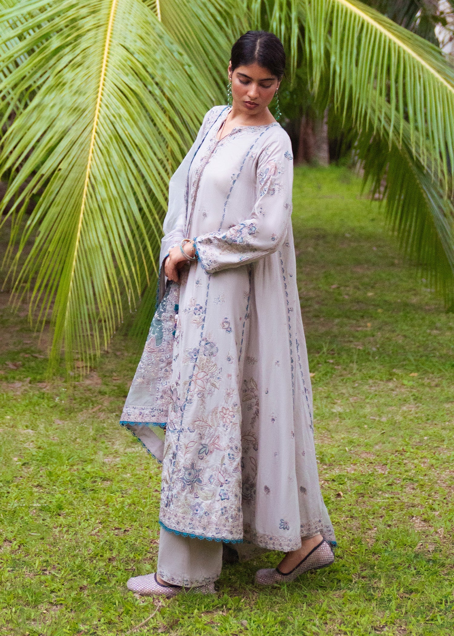 Ladies Lavender Embroidered Lawn Festive Suit Online in KSA Riyadh Saudi Arabia Oman Bahrain Qatar