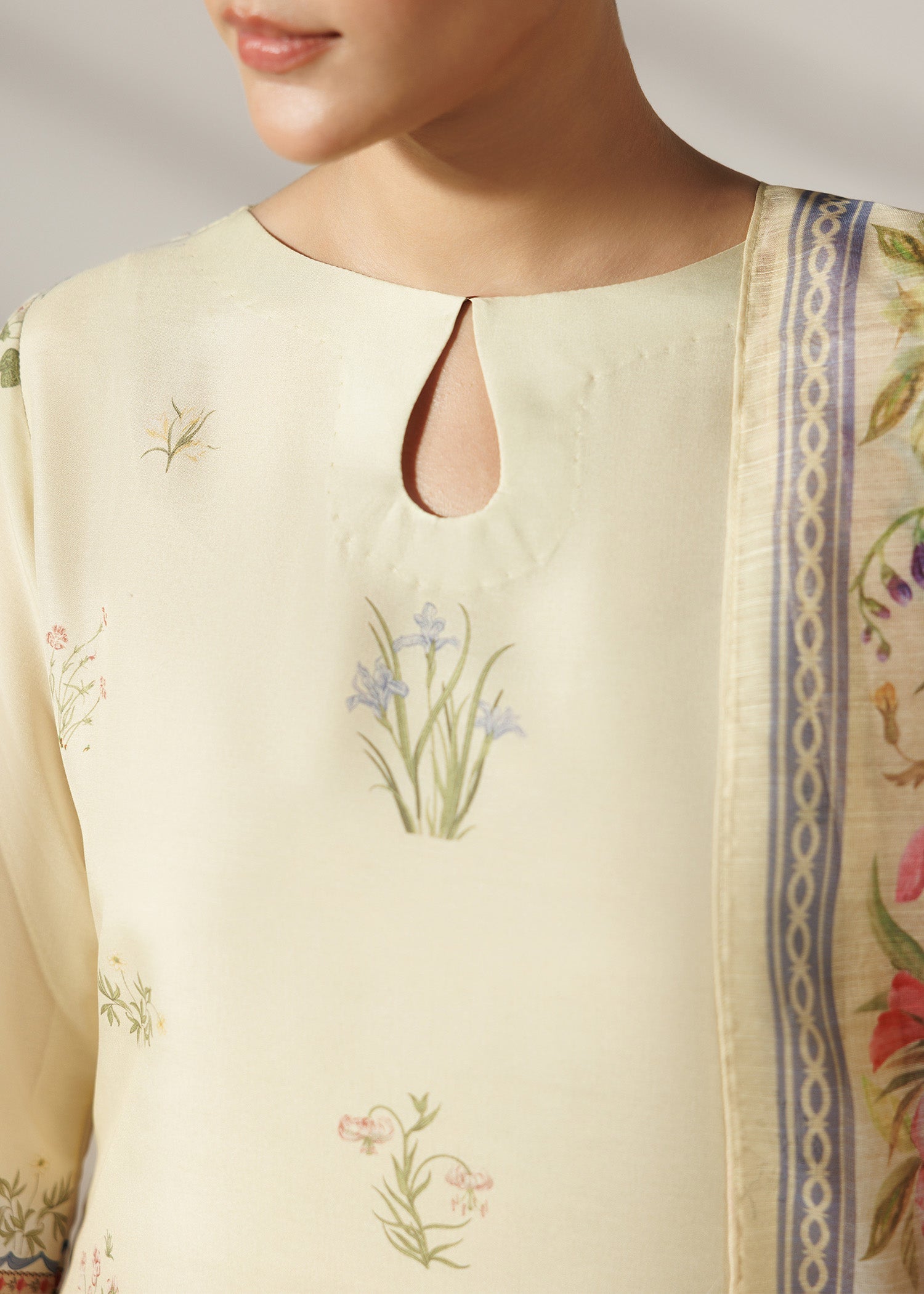 Ladies Lemon Printed Lawn Salwar Kameez Online in UK USA Canada