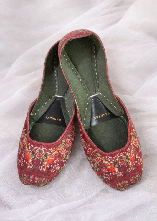 Ladies Maroon Velvet Kolhapuri Jutti Online in KSA Riyadh Saudi Arabia Oman Bahrain Qatar
