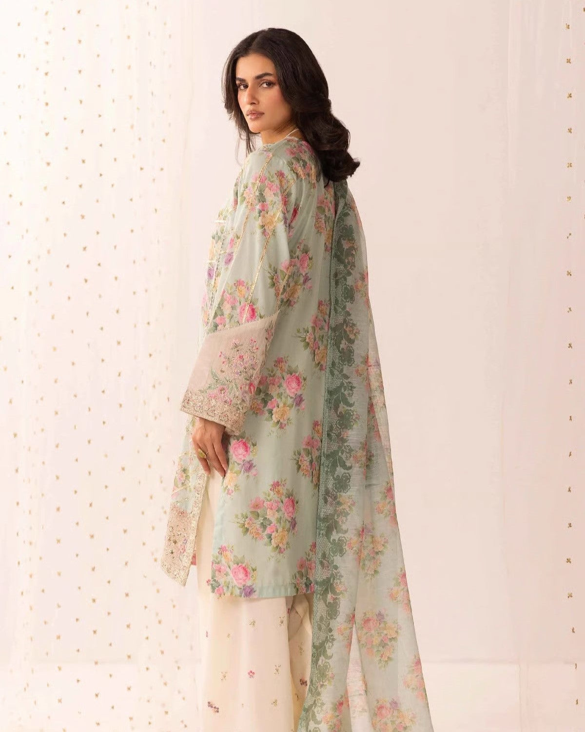 Ladies Mint Green Lawn Shalwar Kameez Online in KSA Riyadh Saudi Arabia Oman Bahrain Qatar