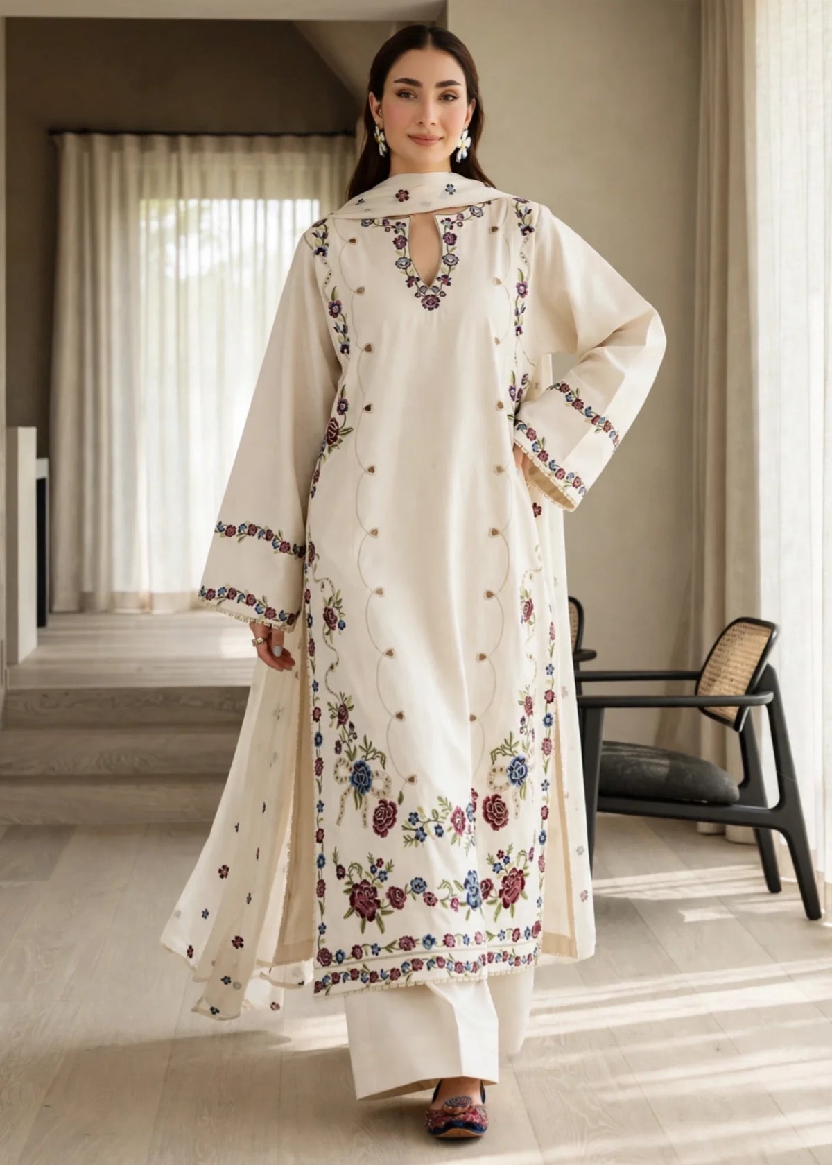 Ladies Off-White Lawn Salwar Kameez Daily Wear Online in KSA Riyadh Saudi Arabia Oman Bahrain Qatar