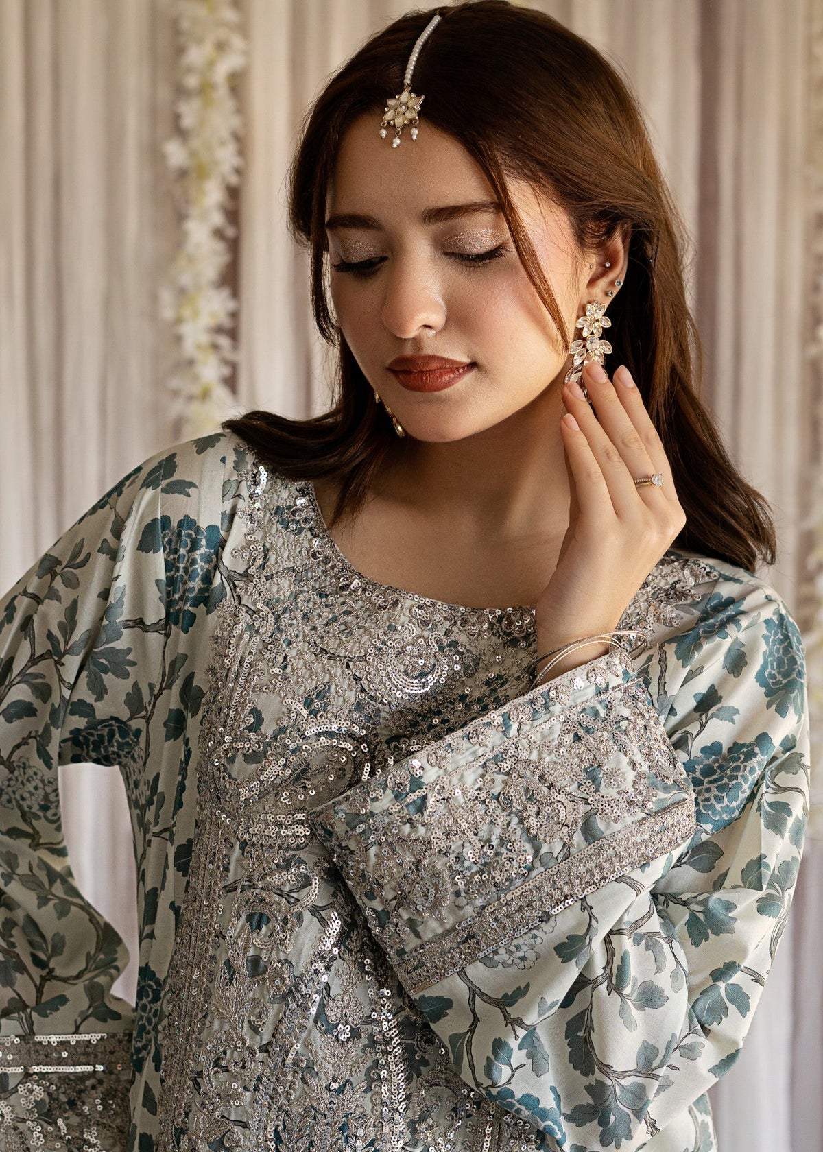Ladies Off-White Straight Kurta with Loose Trousers Online in UK USA Canada