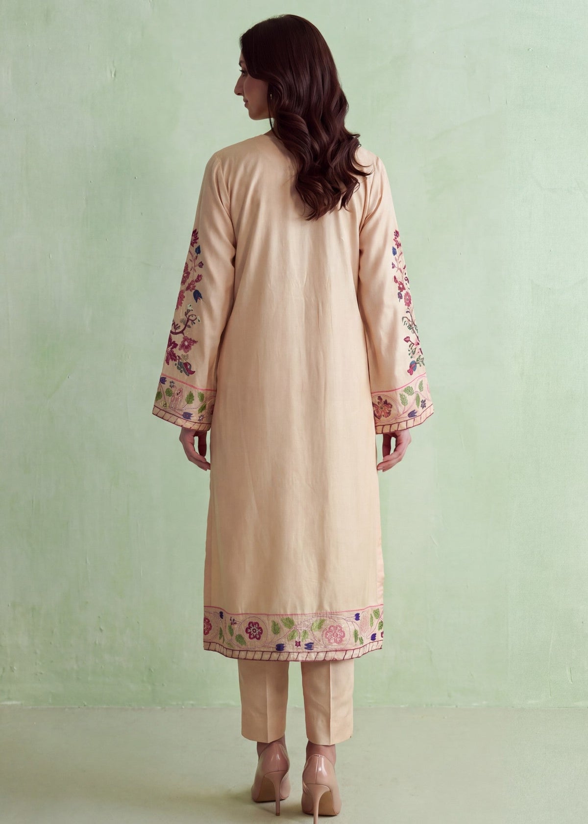 Ladies Pearl White Lawn Shalwar Kameez Online in KSA Riyadh Saudi Arabia Oman Bahrain Qatar