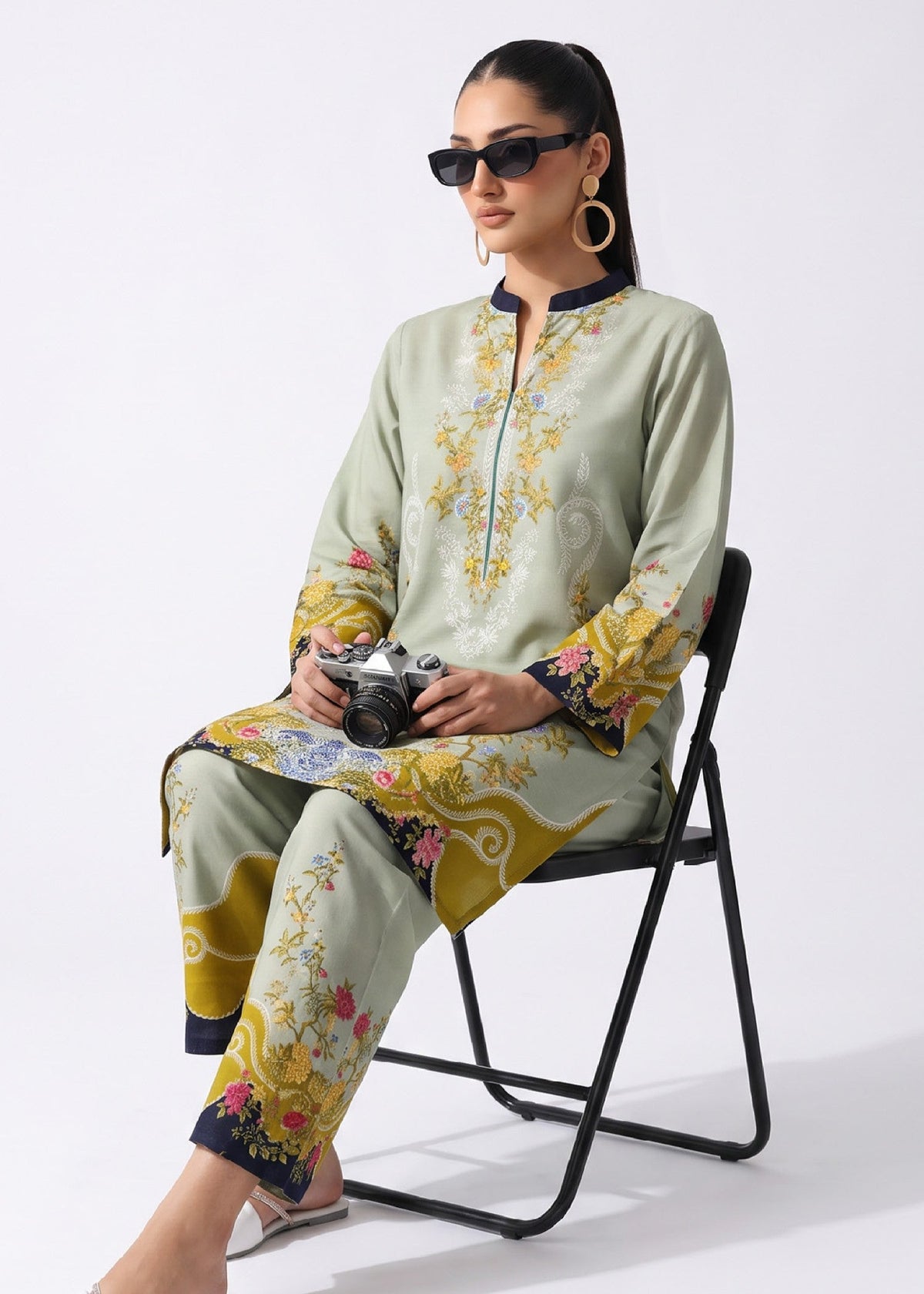 Ladies Printed Pastel Green Slub Lawn Kurta Pajama Online in UK USA Canada