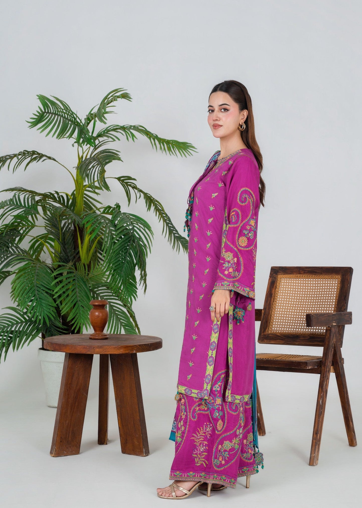 Ladies Silk Embroidered Salwar Kameez Online in KSA Riyadh Saudi Arabia Oman Bahrain Qatar