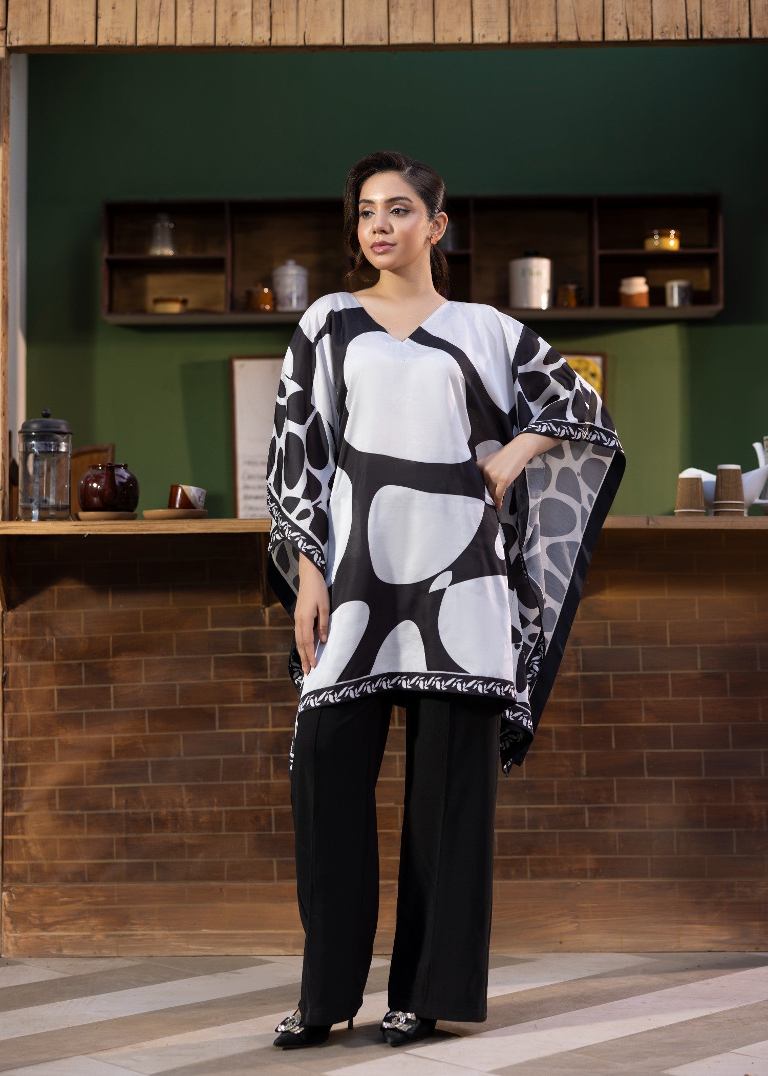 Ladies Silk Kaftan with Attached Lining Online in KSA Riyadh Saudi Arabia Oman Bahrain Qatar