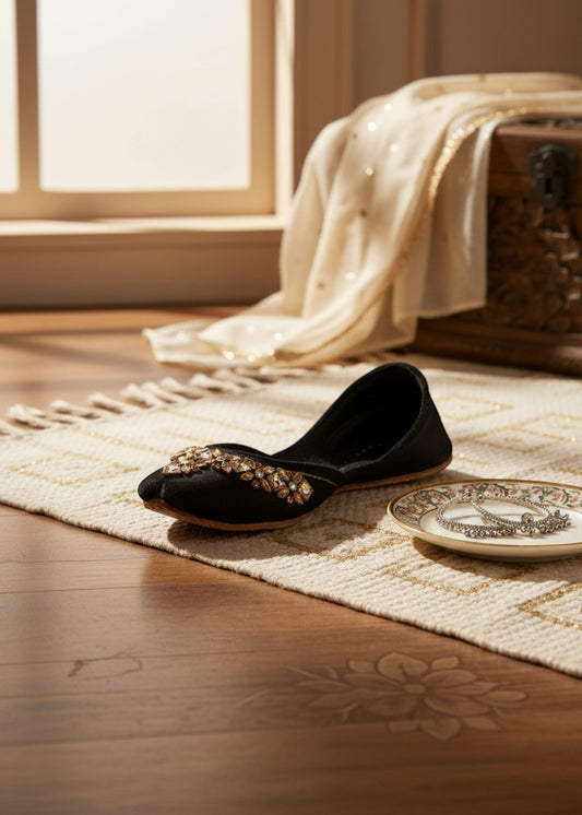 Ladies Velvet Embroidered Khussa Online in KSA Riyadh Saudi Arabia Oman Bahrain Qatar