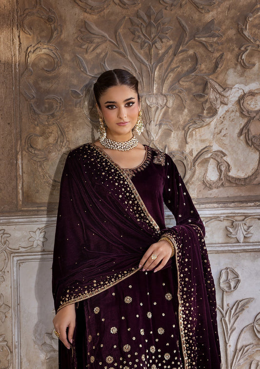 Ladies Velvet Embroidered Salwar Kameez Online in KSA Riyadh Saudi Arabia Oman Bahrain Qatar
