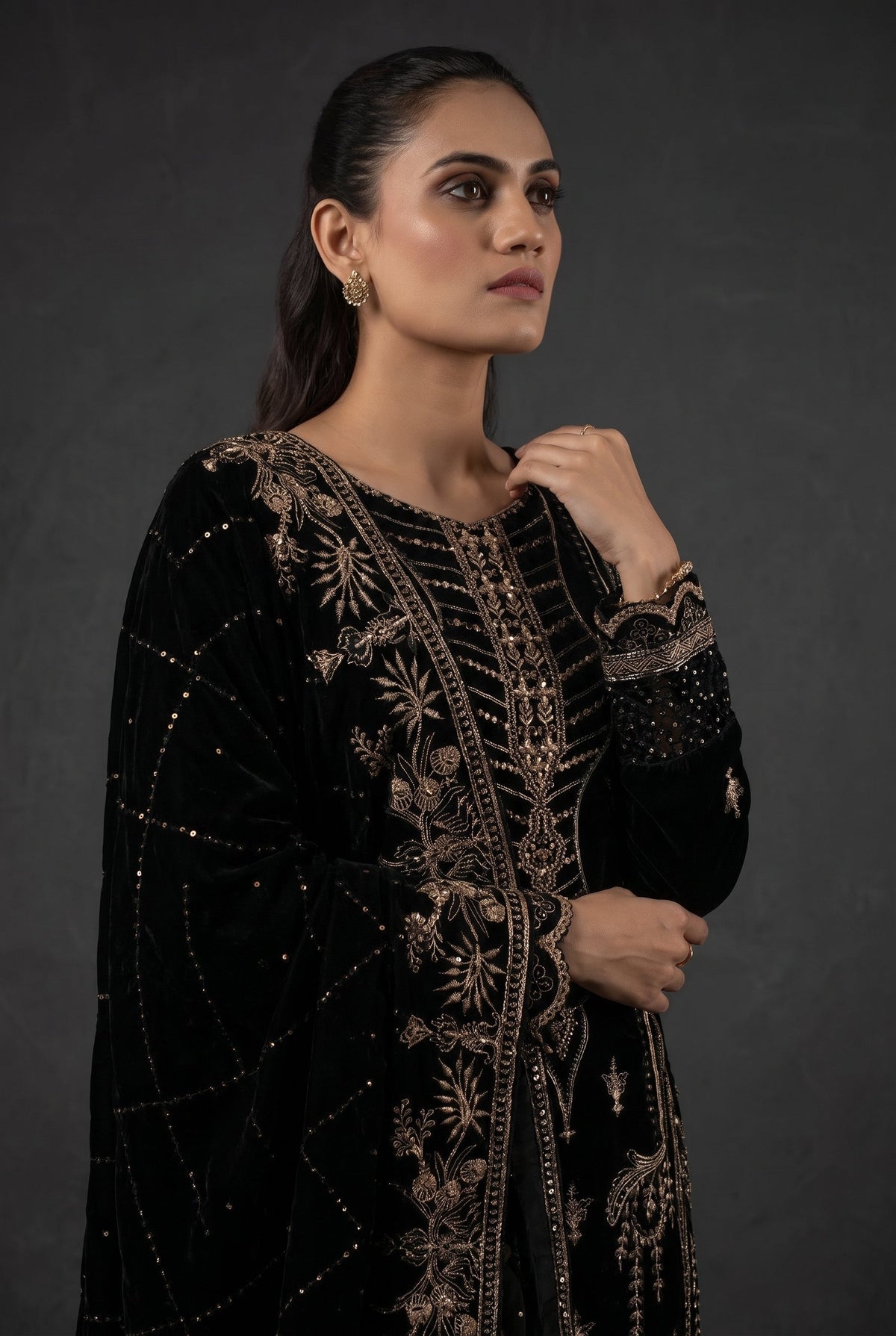 Ladies Velvet Shalwar Kameez with Silk Trouser Online in KSA Riyadh Saudi Arabia Oman Bahrain Qatar