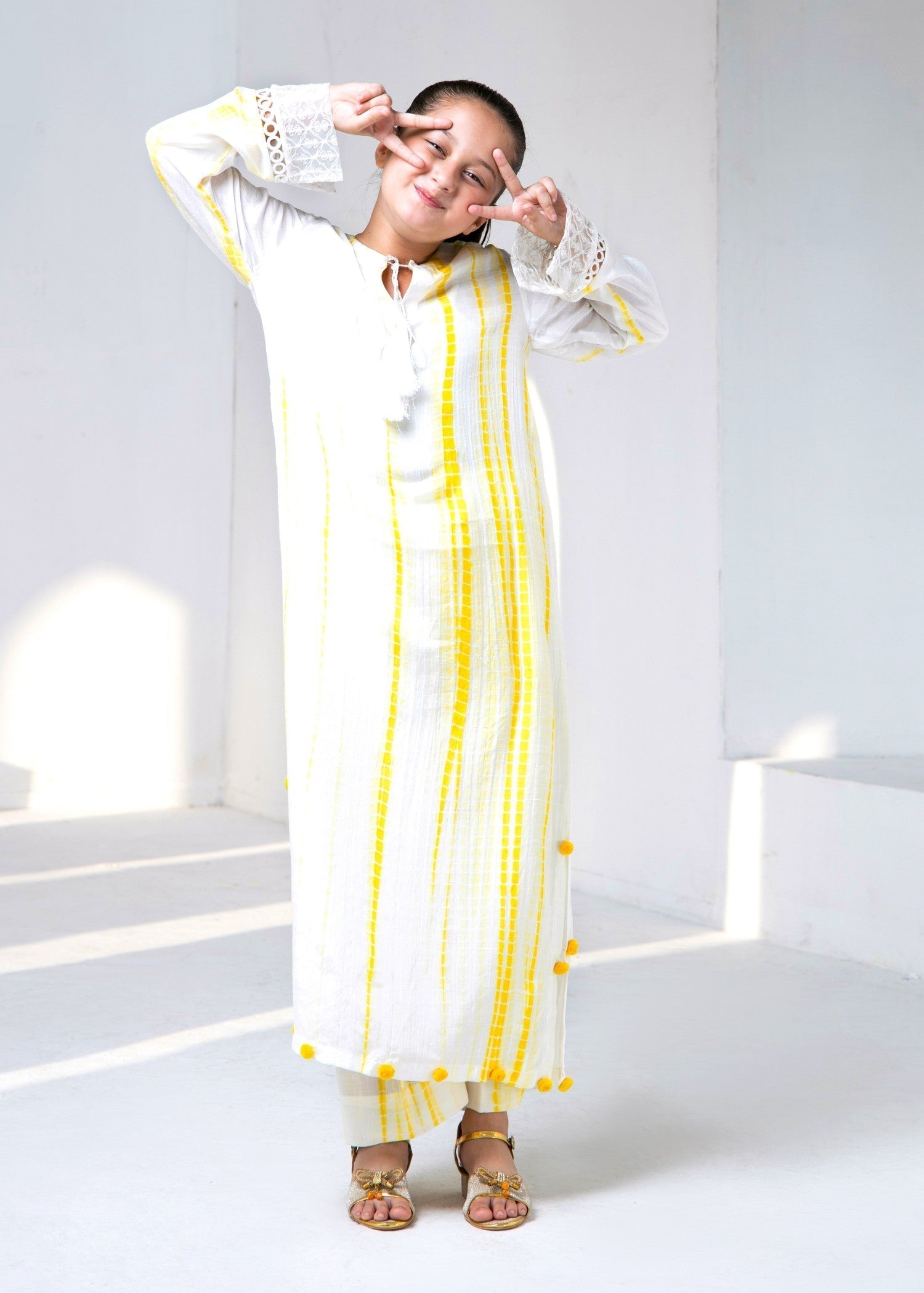 Ladies White Embellished Raw Silk Daily Wear Suit Online in KSA Riyadh Saudi Arabia Oman Bahrain Qatar