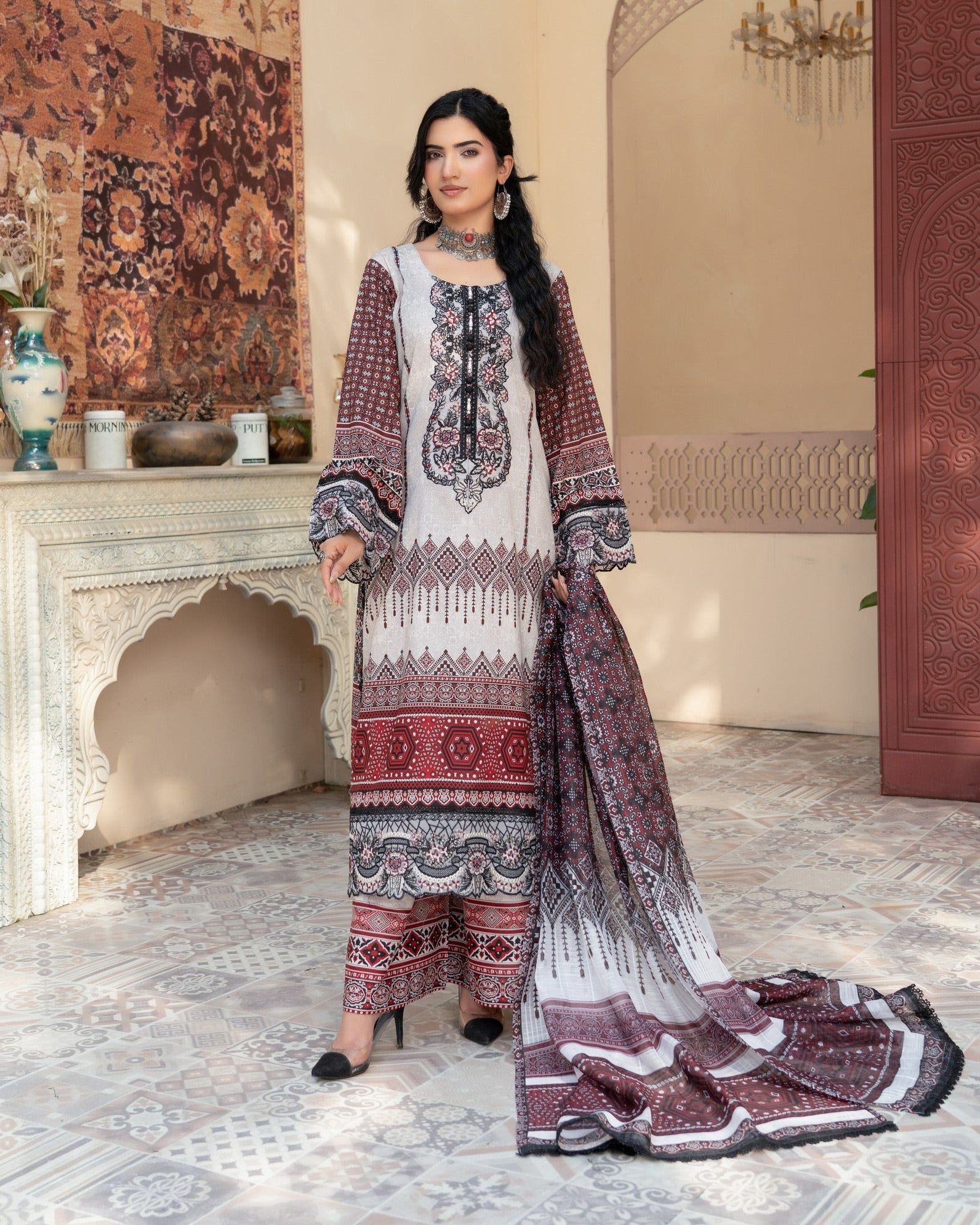 Ladies White Embroidered Lawn Shalwar Kameez Online in UK USA Canada