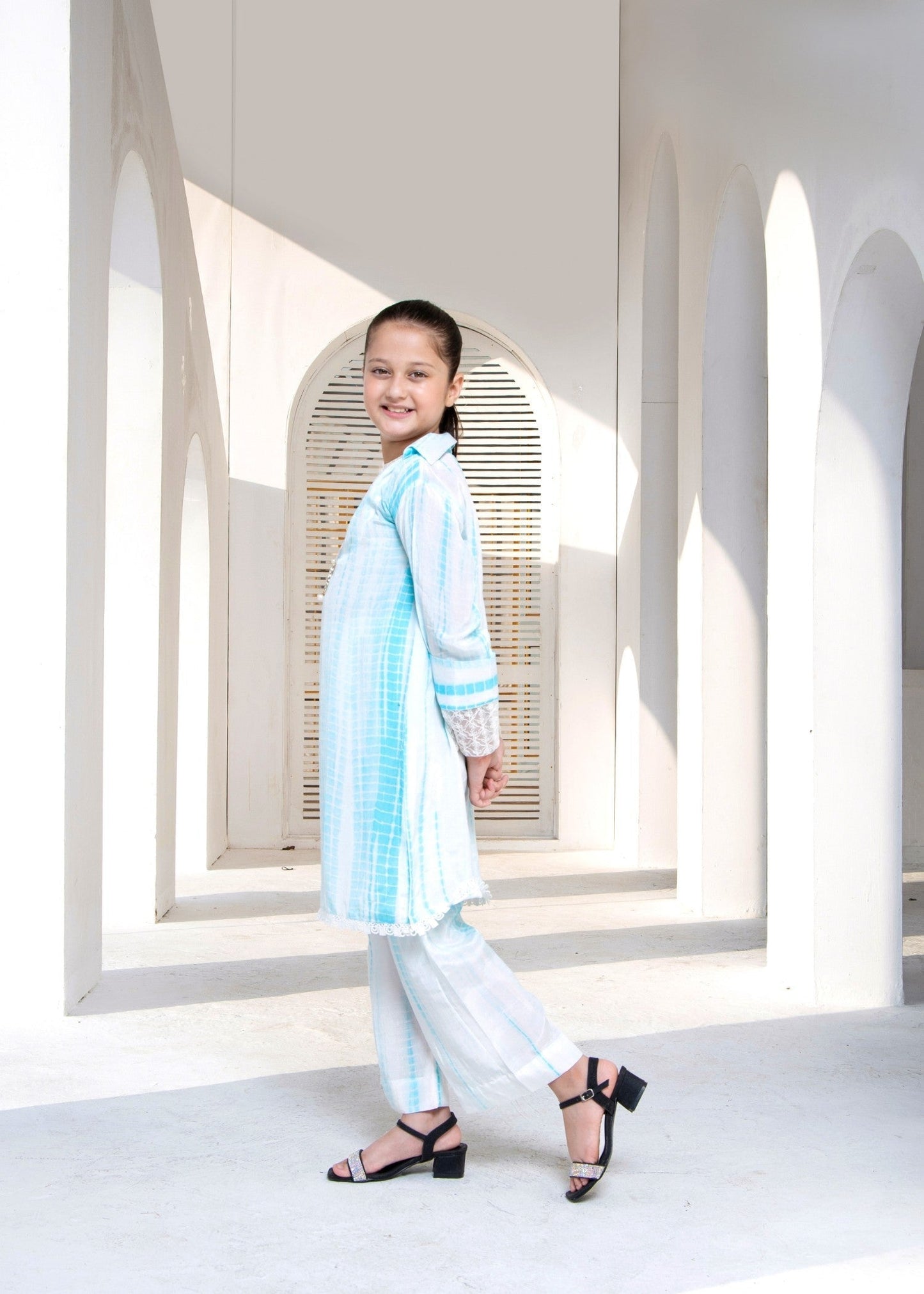 Ladies White Raw Silk Embroidered Suit Online in KSA Riyadh Saudi Arabia Oman Bahrain Qatar