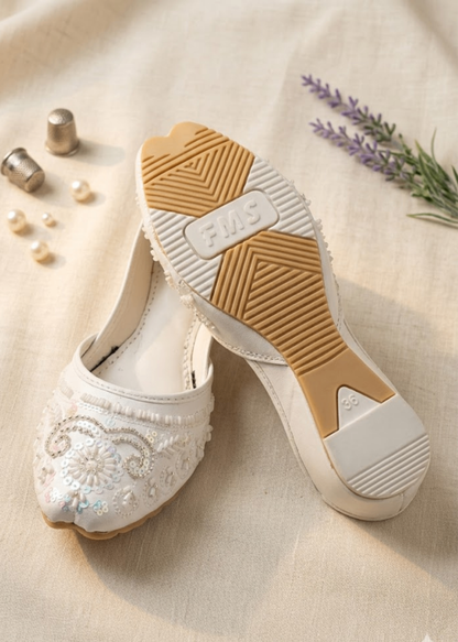 Ladies White Rexine Jutti Online in KSA Riyadh Saudi Arabia Oman Bahrain Qatar