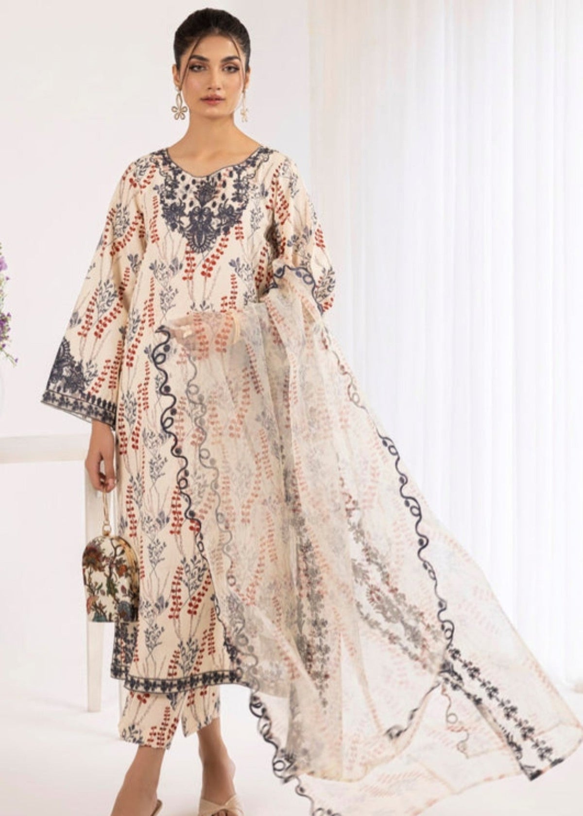 Ladies White Silk Shalwar Kameez Online in UK USA Canada