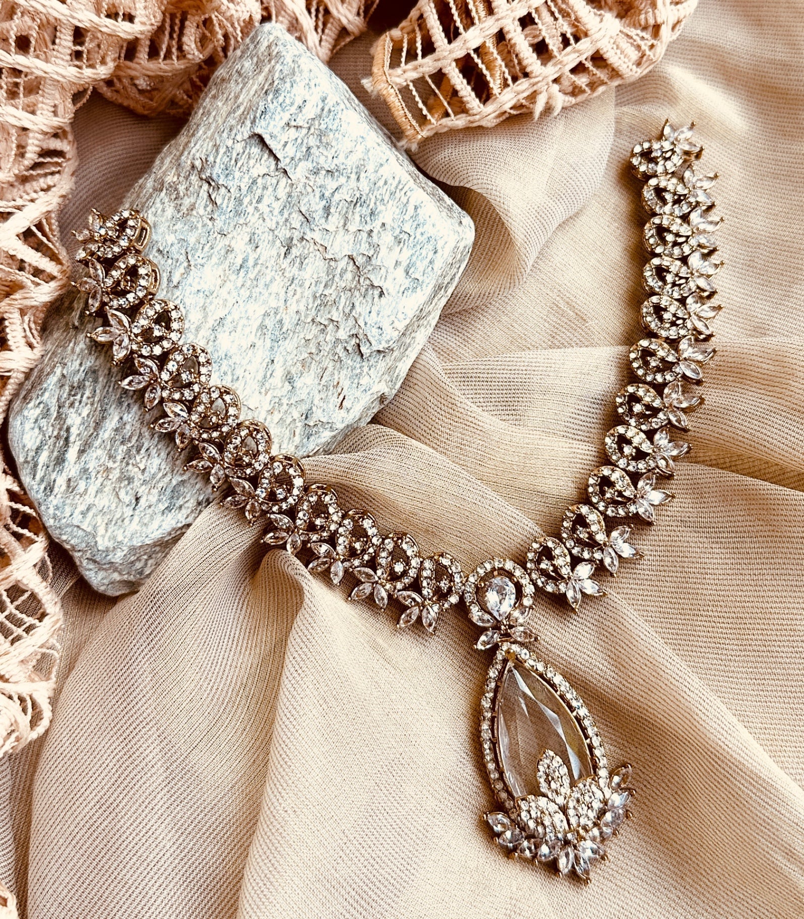 Ladies White Stone Jewellery Set Online in KSA Riyadh Saudi Arabia Oman Bahrain Qatar