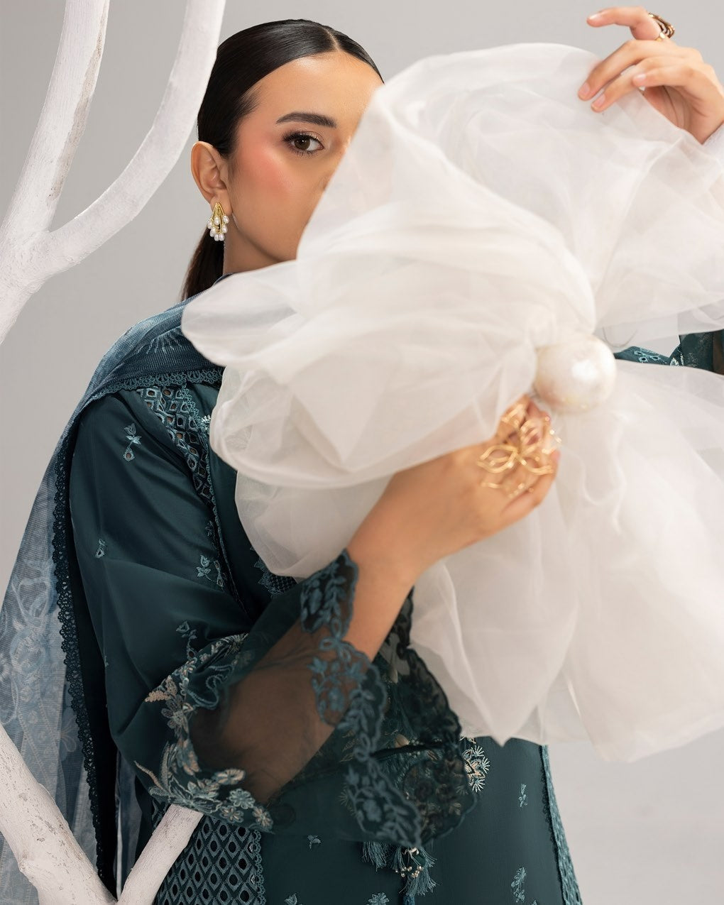Ladies Zinc Lawn Salwar Suit with Net Dupatta Online in UK USA Canada