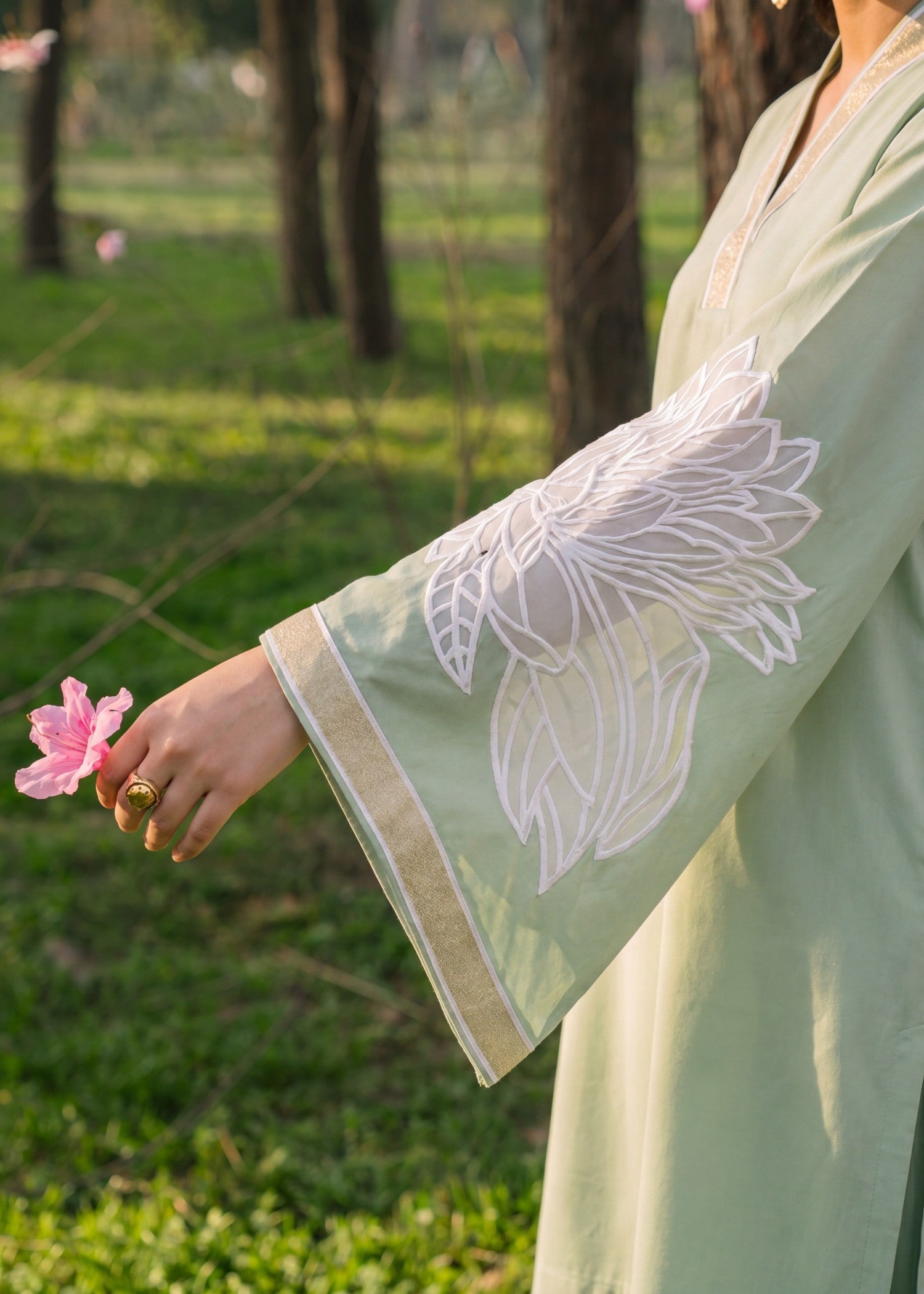 Latest Pakistani Pistachio Green Lawn Suit Online in KSA Riyadh Saudi Arabia Oman Bahrain Qatar