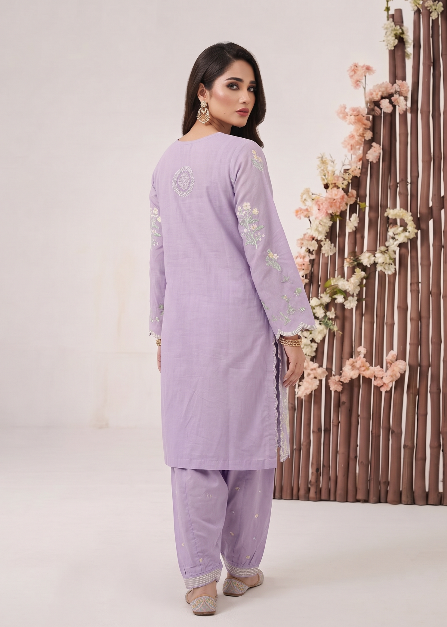 Lavender Embroidered Lawn Pakistani Suit Online in Dubai UAE Abudhabi Ajman Sharjah