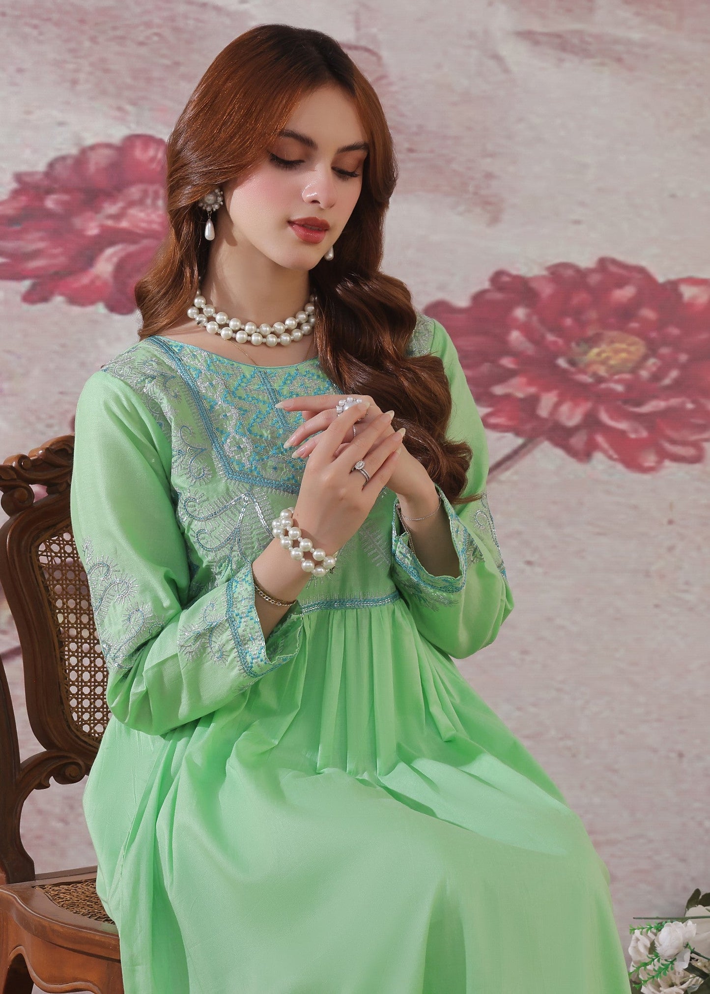 Lawn Embroidered Pastel Green Kurta Kaftan Online in KSA Riyadh Saudi Arabia Oman Bahrain Qatar