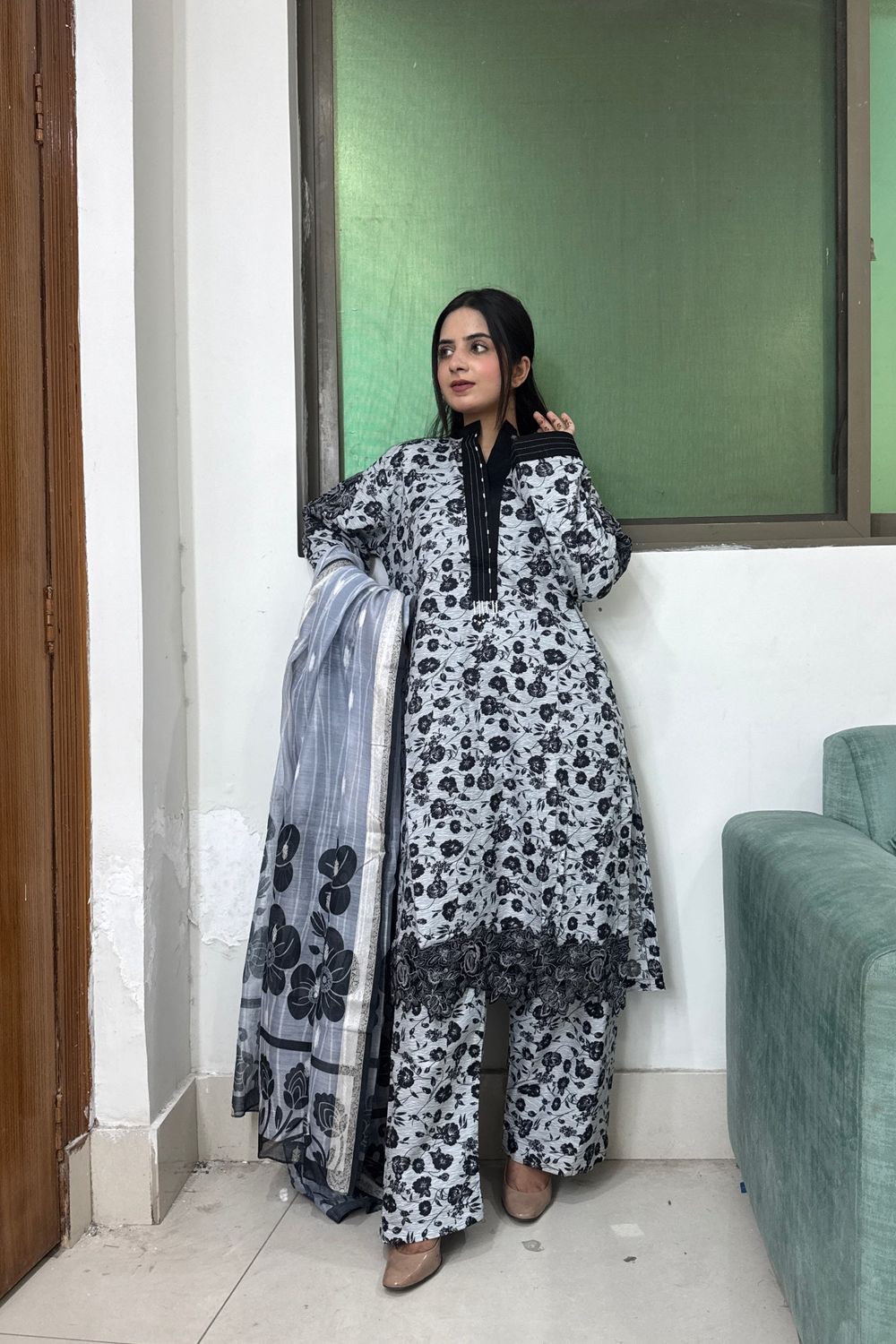 Light Grey Embroidered Silk Kurta Set Online in Dubai UAE Abudhabi Ajman Sharjah