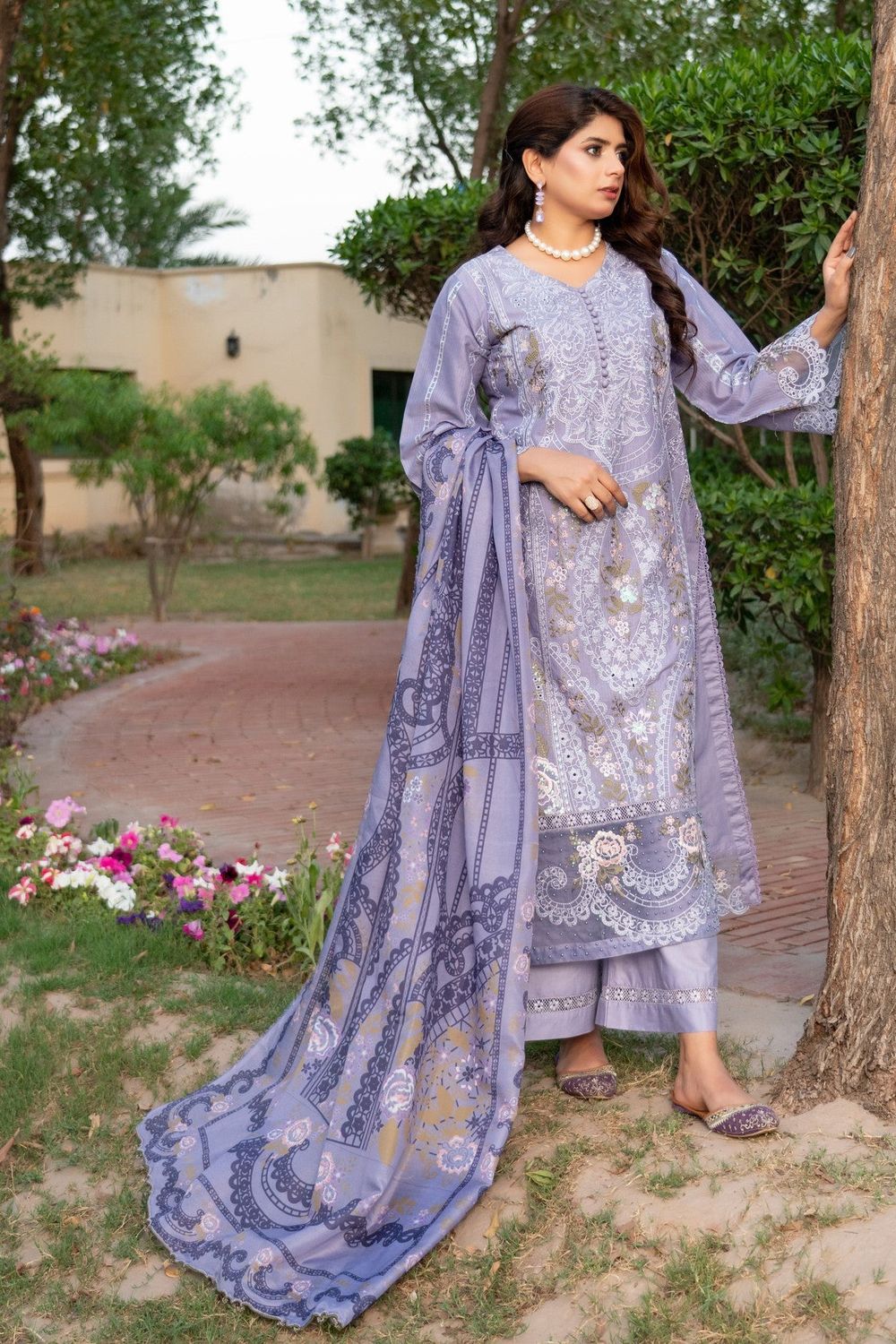 Lilac Embroidered Lawn Pakistani Suit Online in Dubai UAE Abudhabi Ajman Sharjah