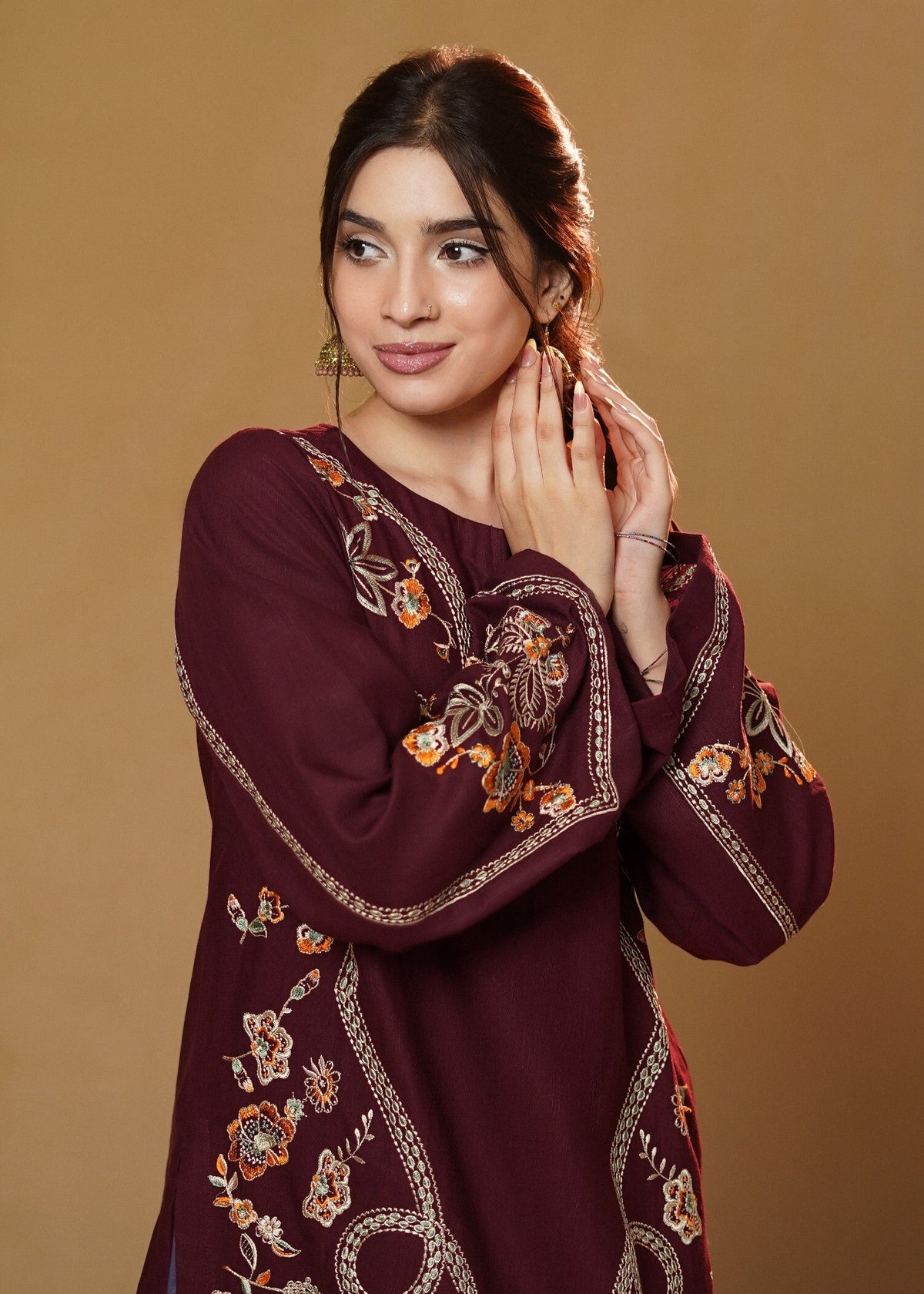 Lilac Embroidered Slub Khaddar Kurta Set Online in KSA Riyadh Saudi Arabia Oman Bahrain Qatar
