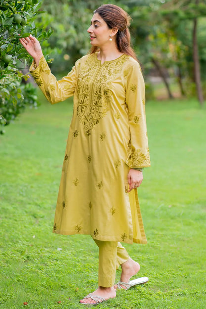 Embroidered Kurta with Straight Pants