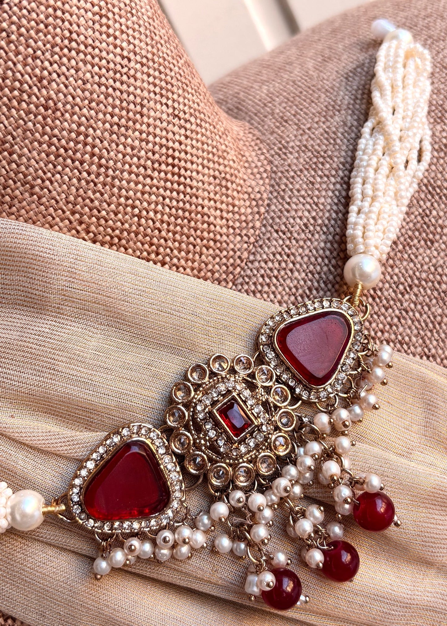 Maroon Metal Choker Necklace Online in KSA Riyadh Saudi Arabia Oman Bahrain Qatar