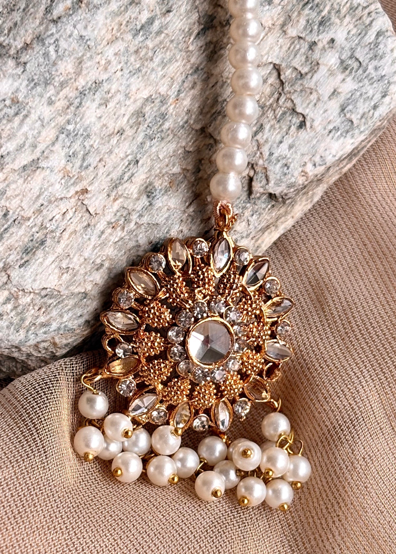 Mughal Style White Gold Jhumka Jewellery Set Online in KSA Riyadh Saudi Arabia Oman Bahrain Qatar