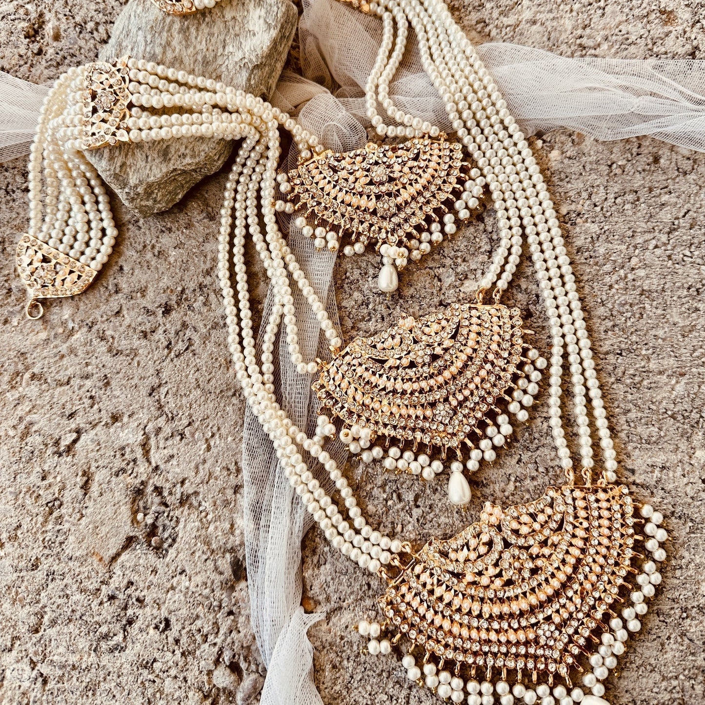 Nizami Shehnaai 3-Layered Choker Earrings Tikka Jhoomar Online in KSA Riyadh Saudi Arabia Oman Bahrain Qatar