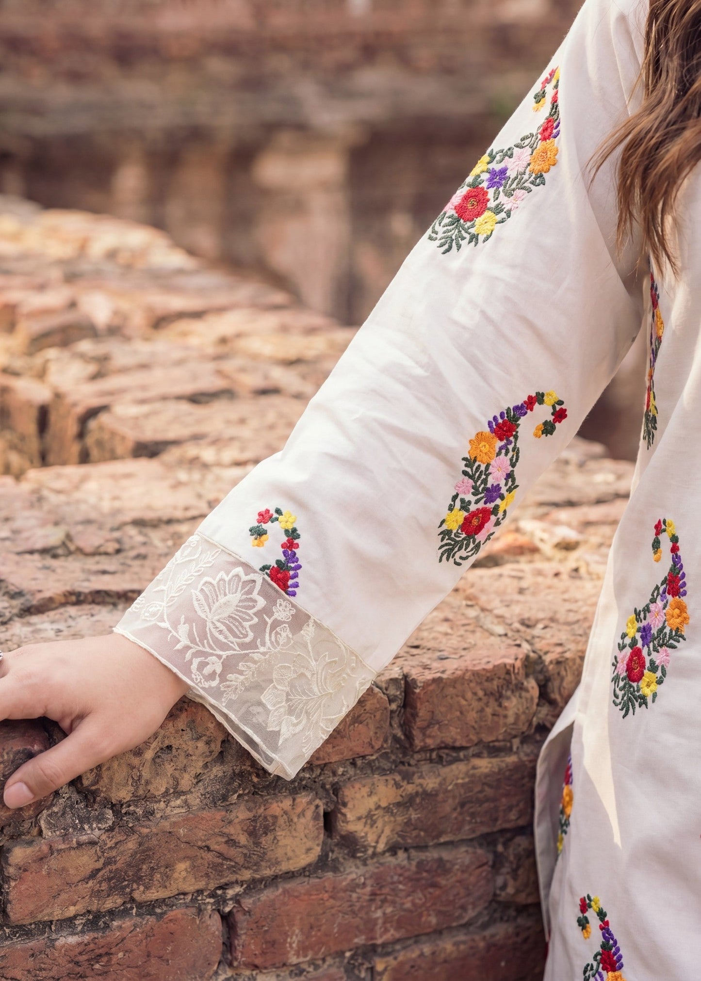 Off-White Designer Lawn Kurta Set Online in UK USA Canada