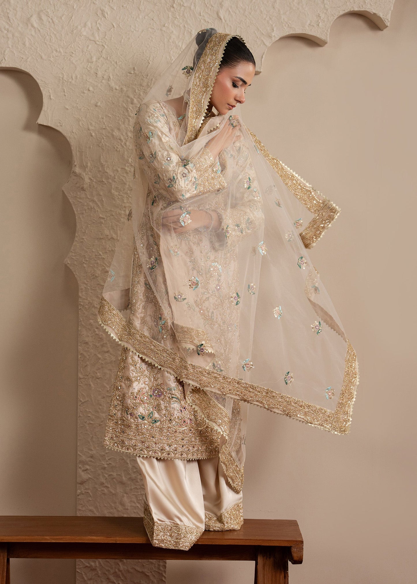 Off-White Designer Net Wedding Guest Wear Online in Dubai DXB UAE Abudhabi Meena Bazaar