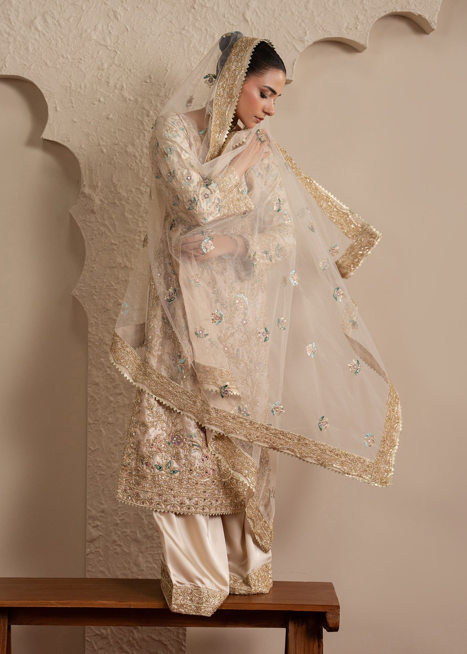 Off-White Designer Net Wedding Guest Wear Online in Dubai DXB UAE Abudhabi Meena Bazaar