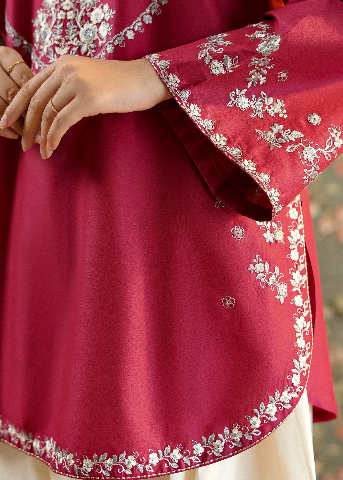 Off-White Embroidered Lawn Kurta Set for Women Online in UK USA Canada