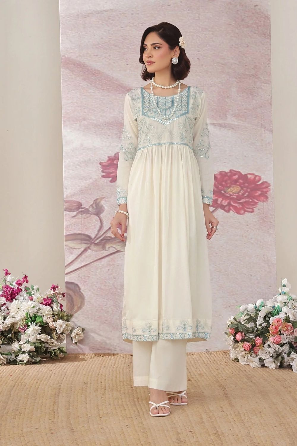 Off-White Embroidered Lawn Kurta Set Online in Dubai UAE Abudhabi Ajman Sharjah