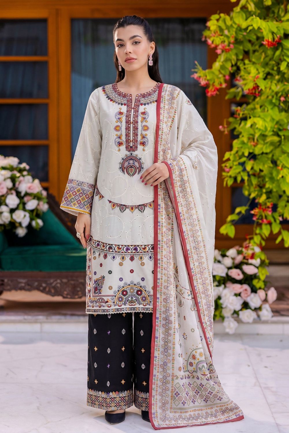 Off-White Embroidered Lawn Kurta Set Online in Dubai UAE Abudhabi Ajman Sharjah