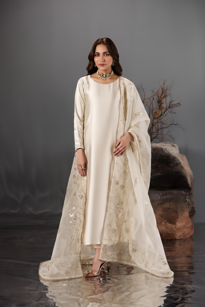 Off-White Embroidered Silk Kurta Set Online in Dubai UAE Abudhabi Ajman Sharjah