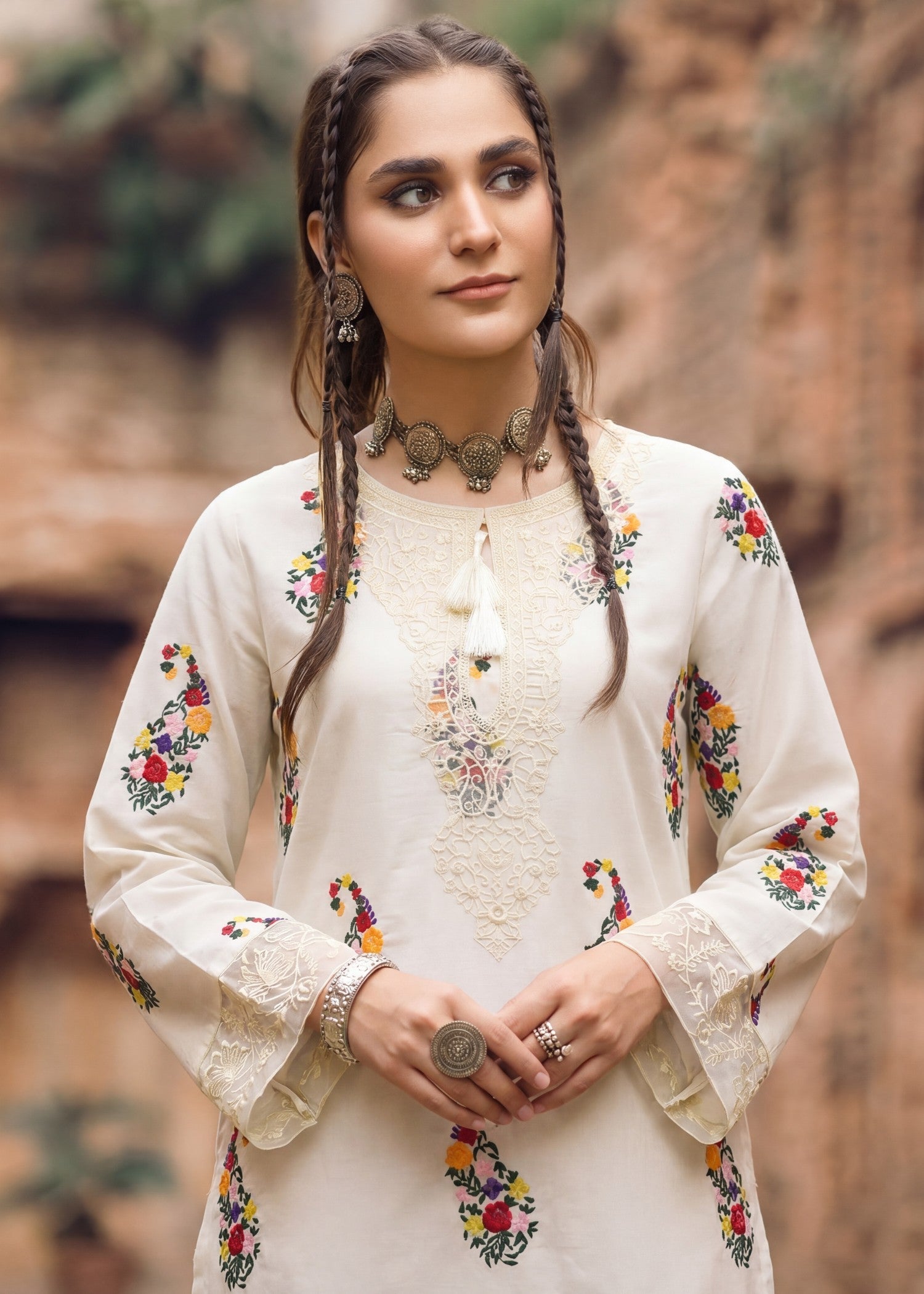 Off-White Lawn Embroidered Ladies Suit Online in Dubai DXB UAE Abudhabi Meena Bazaar