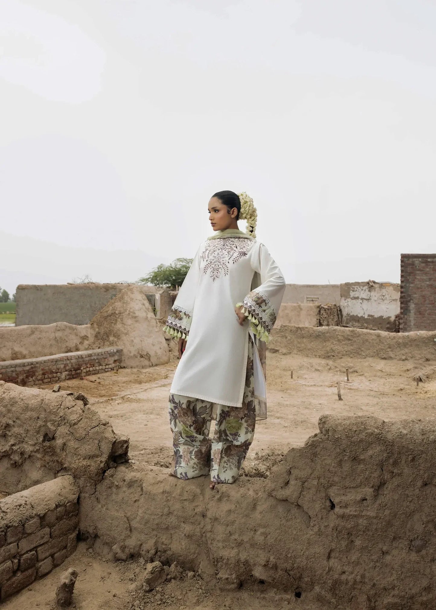 Off-White Straight Kurta Farshi Shalwar with Printed Dupatta Online in Sri Lanka India Australia