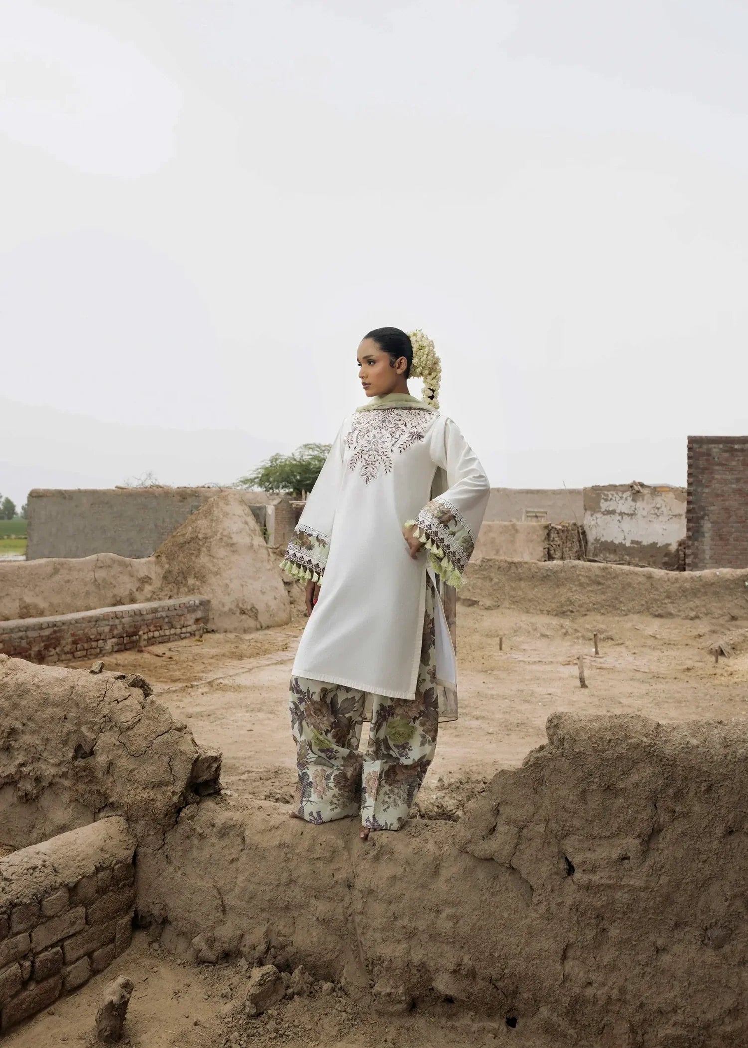 Off-White Straight Kurta Farshi Shalwar with Printed Dupatta Online in Sri Lanka India Australia