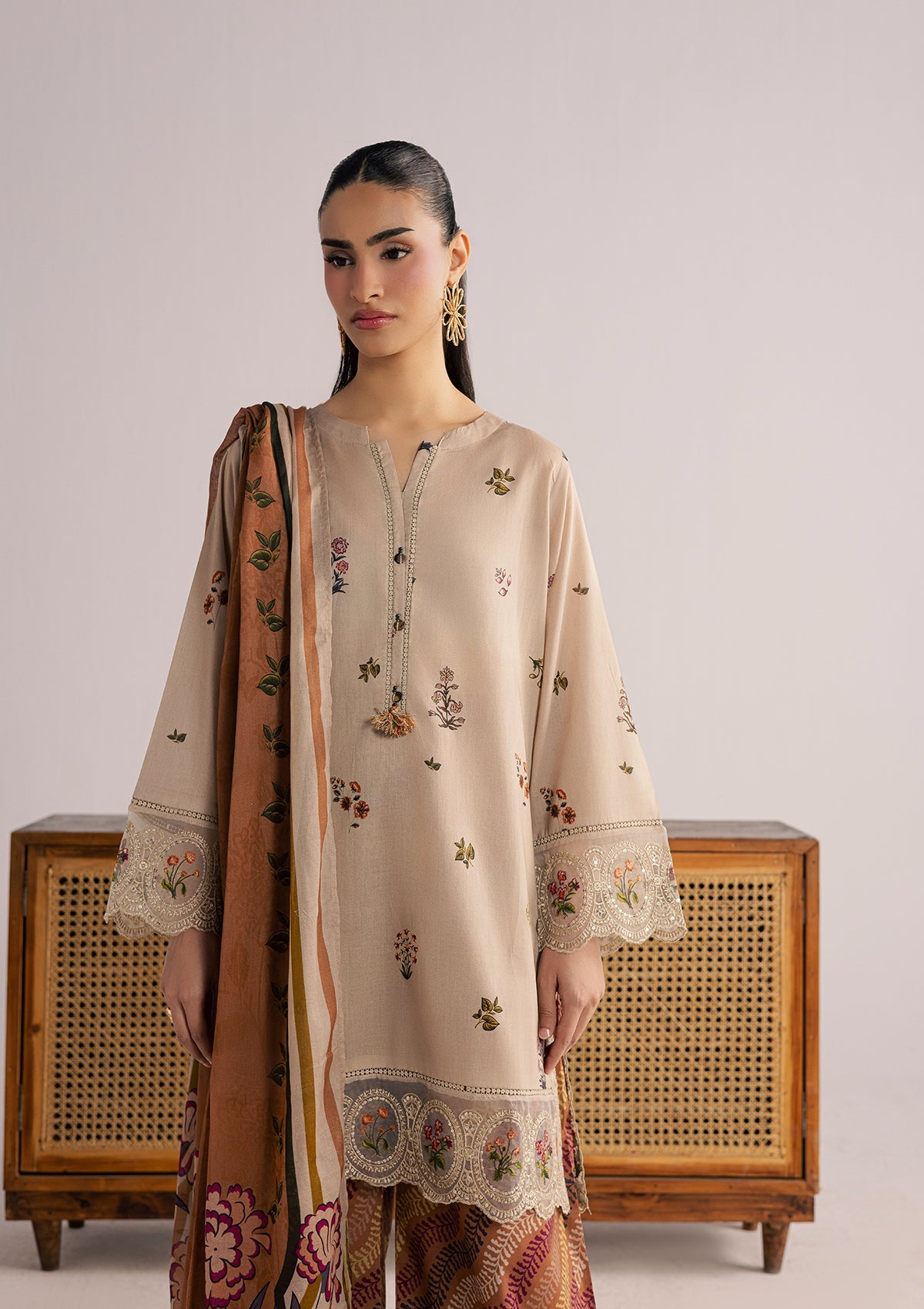 Pakistani Beige Lawn Embroidered Kurta Set Online in KSA Riyadh Saudi Arabia Oman Bahrain Qatar
