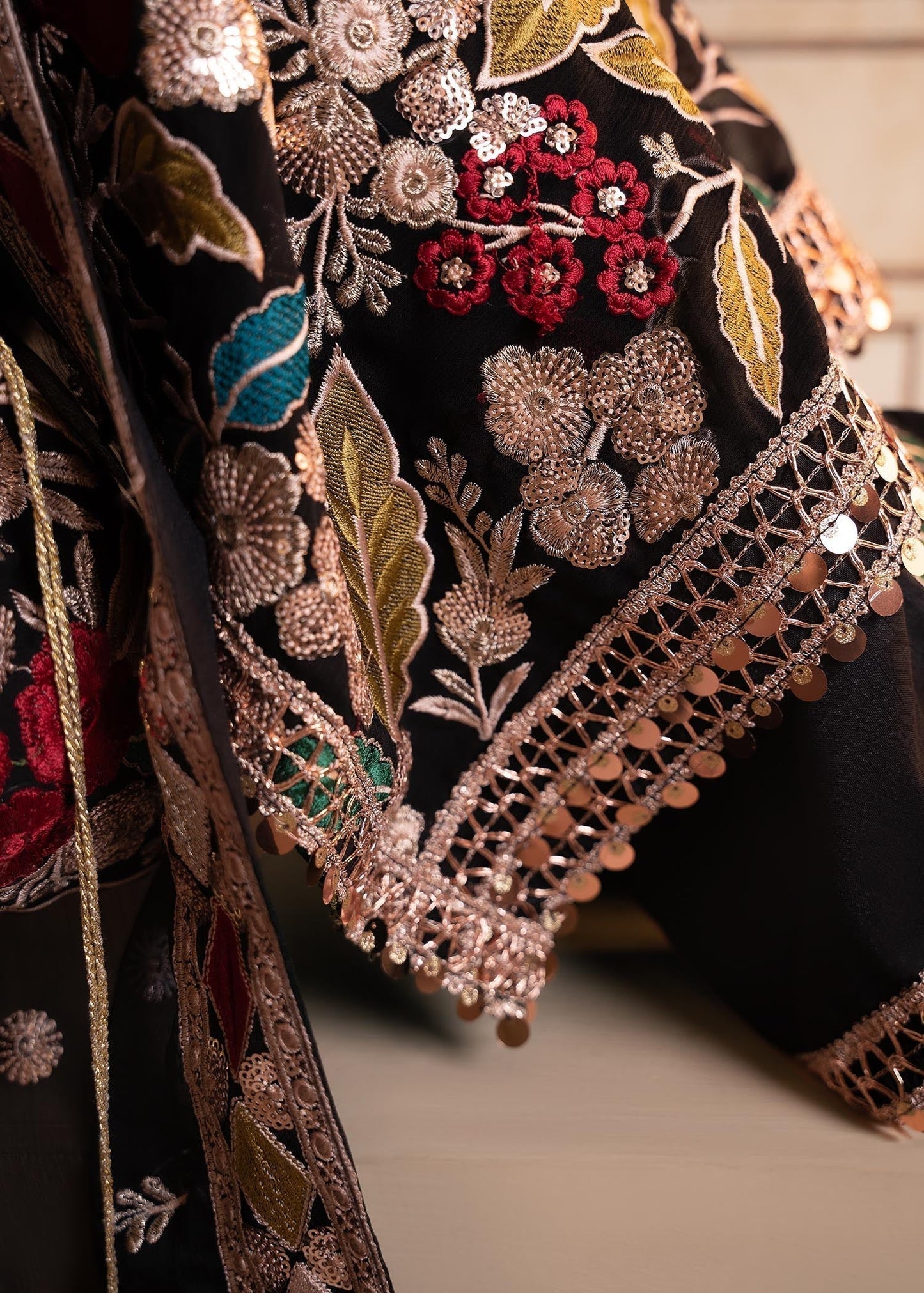 Pakistani Black Chiffon Kurta Suit Online in KSA Riyadh Saudi Arabia Oman Bahrain Qatar