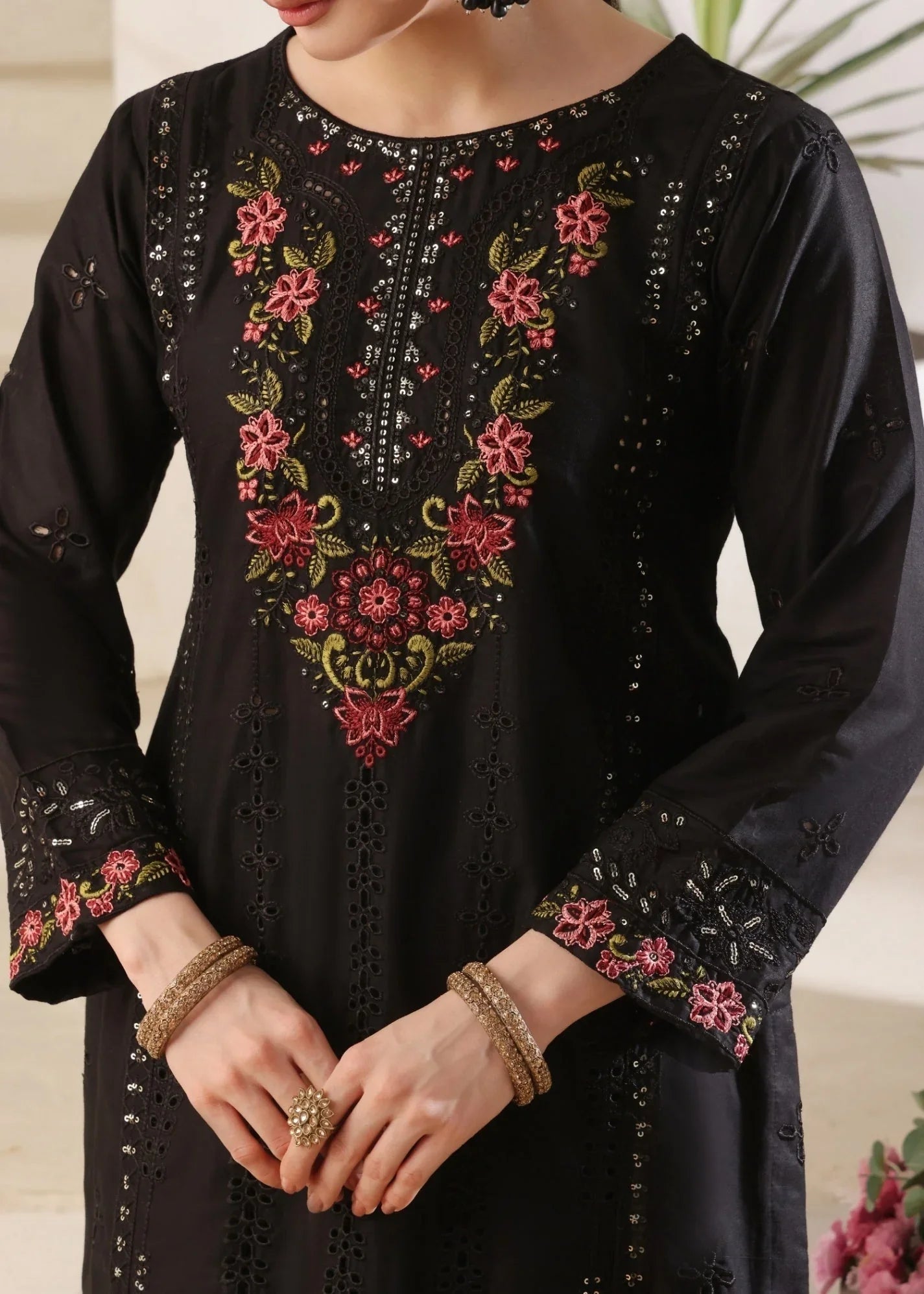 Pakistani Black Embroidered Lawn Suit Online in KSA Riyadh Saudi Arabia Oman Bahrain Qatar