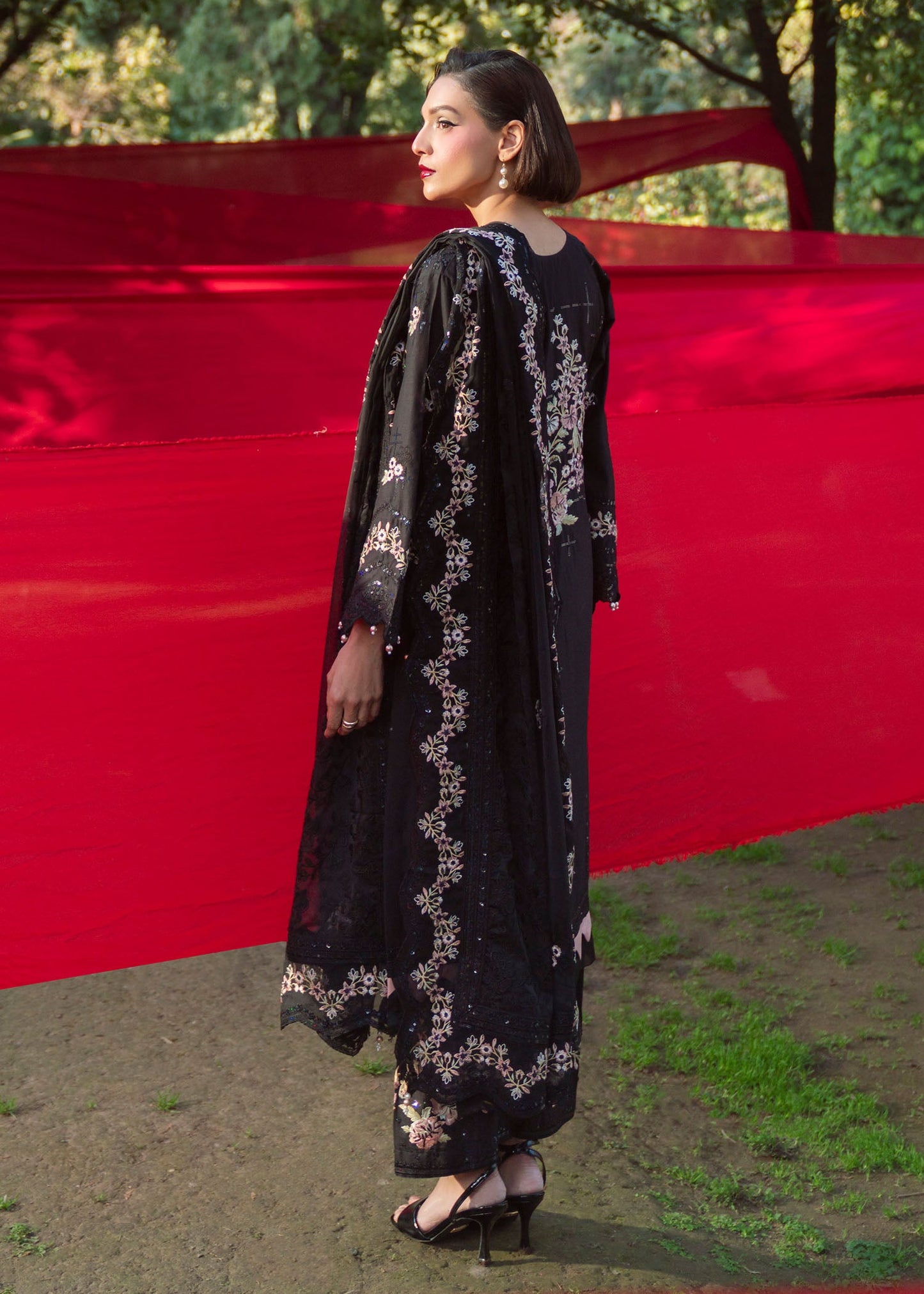 Pakistani Black Lawn Embroidered Dress Online in KSA Riyadh Saudi Arabia Oman Bahrain Qatar