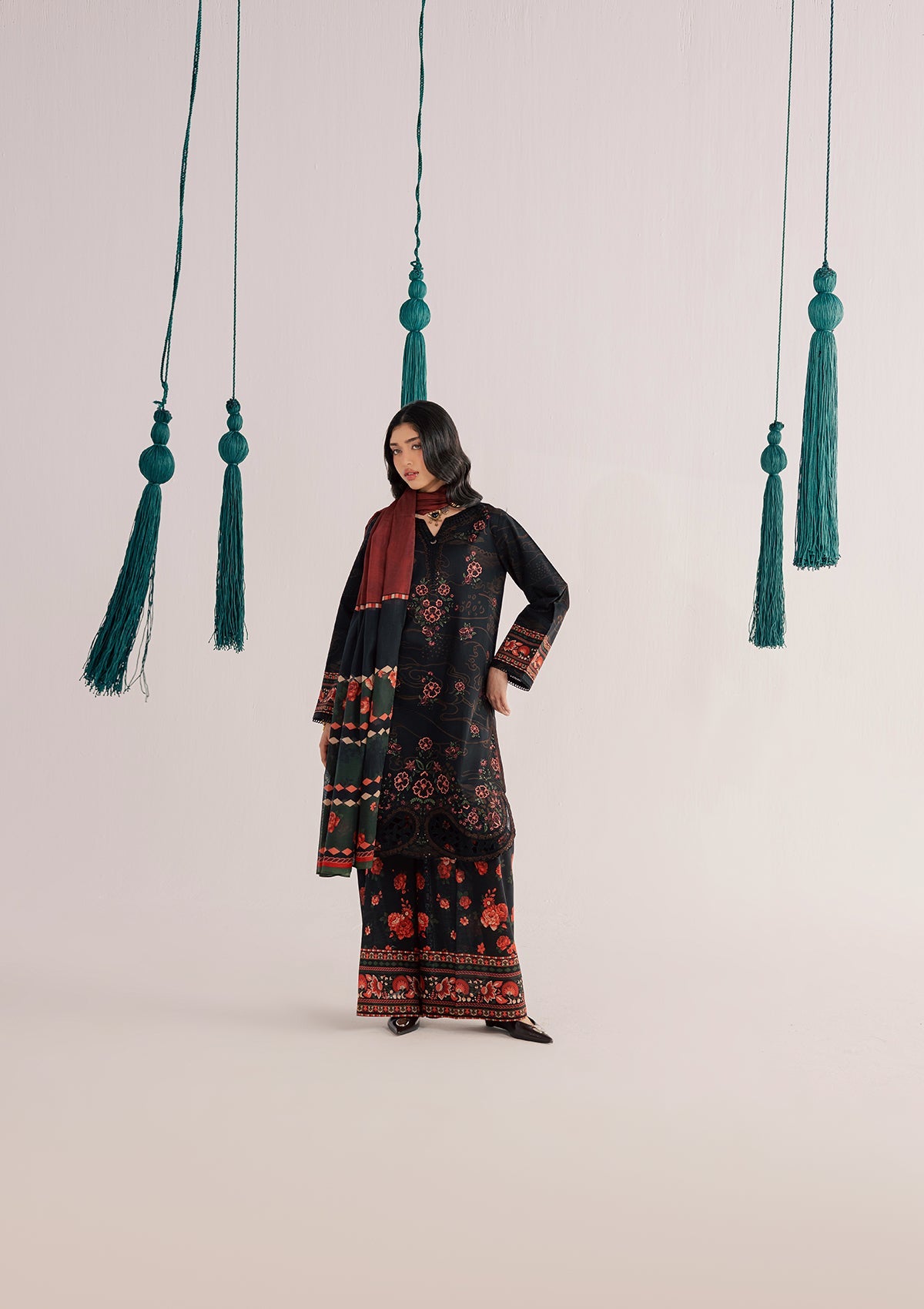 Pakistani Black Lawn Embroidered Suit Online in KSA Riyadh Saudi Arabia Oman Bahrain Qatar