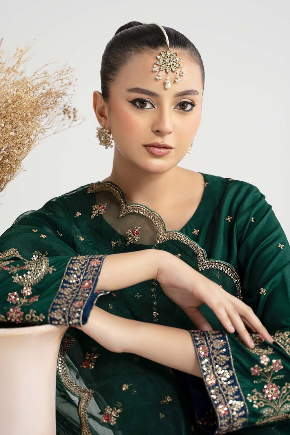 Pakistani Designer Bottle Green Lawn Salwar Kameez Online in KSA Riyadh Saudi Arabia Oman Bahrain Qatar
