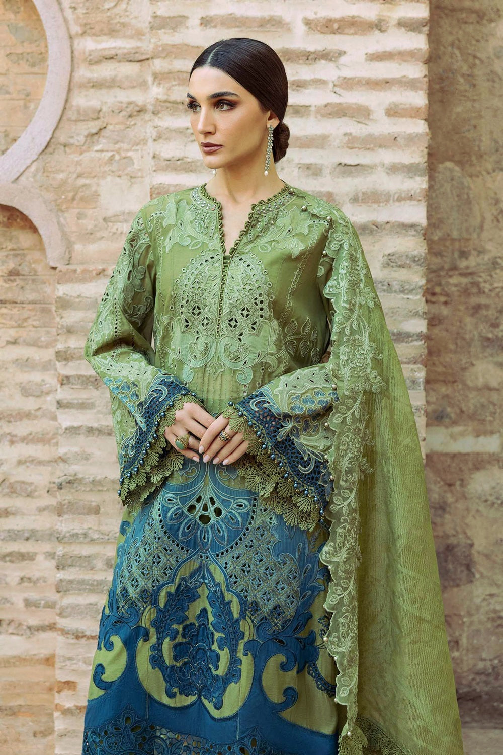 Pakistani Designer Green Lawn Suit Online in KSA Riyadh Saudi Arabia Oman Bahrain Qatar