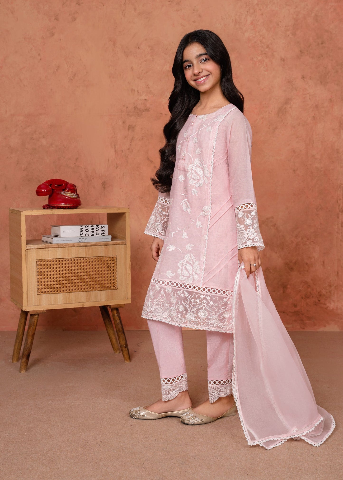 Pakistani Designer Baby Pink Cotton Silk Salwar Kameez Online in KSA Riyadh Saudi Arabia Oman Bahrain Qatar